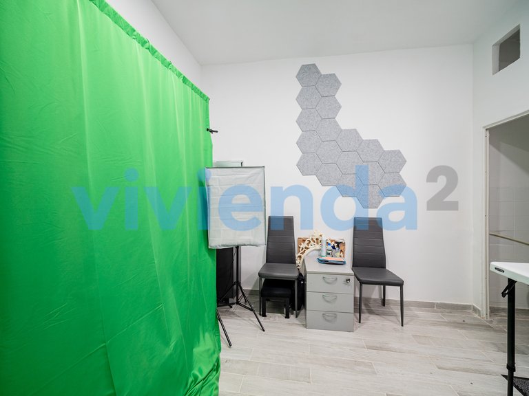 Commercial for Sale in Ventas, Madrid 18