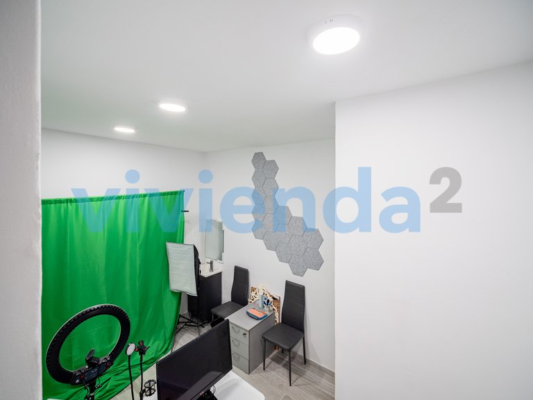 Commercial for Sale in Ventas, Madrid 17