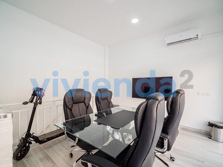 Commercial for Sale in Ventas, Madrid 13