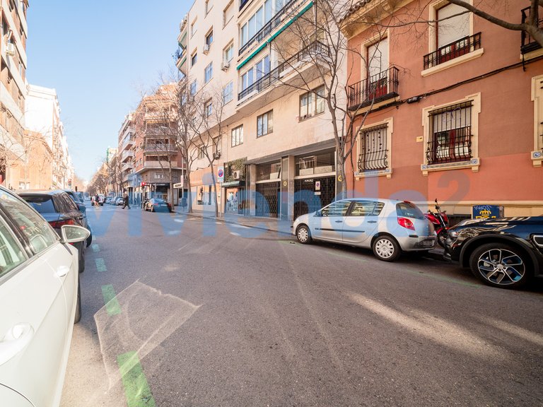 Commercial for Sale in Gaztambide, Madrid 32