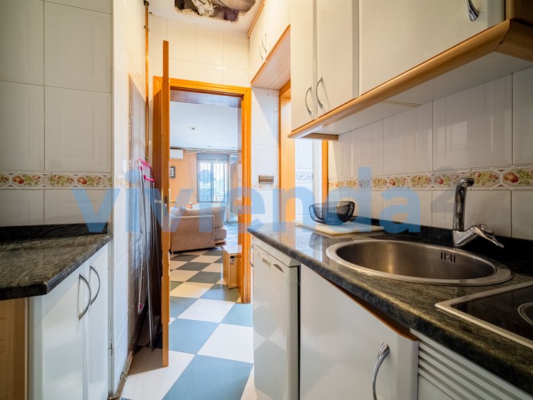 Town House for Sale in Ventas, Madrid 13