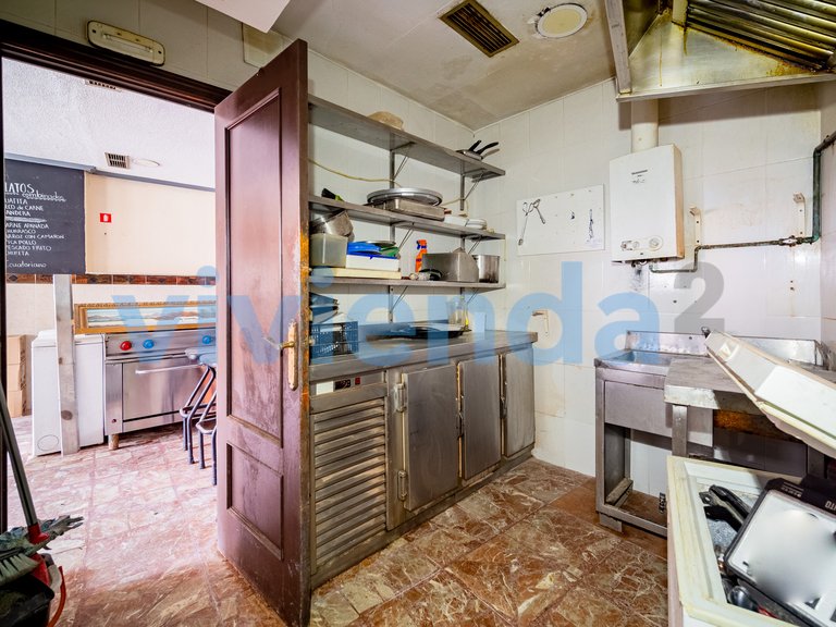 Town House for Sale in Ventas, Madrid 12