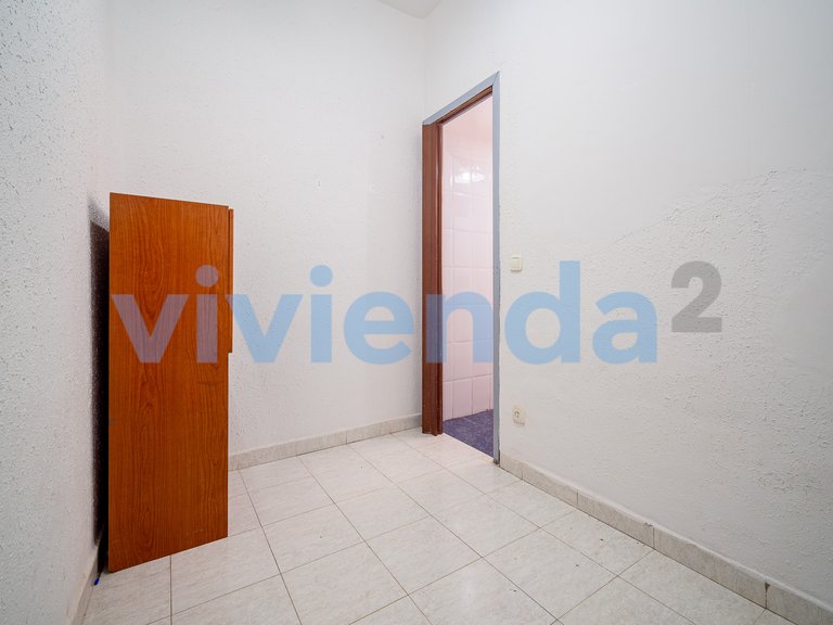 Apartment for Sale in Embajadores, Madrid 23