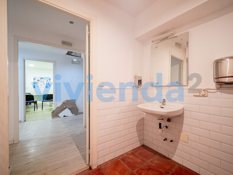 Commercial for Sale in Castillejos, Madrid 33