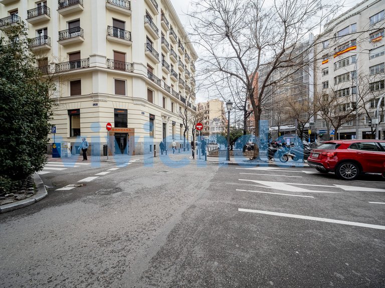 Commercial for Sale in Goya, Madrid 21