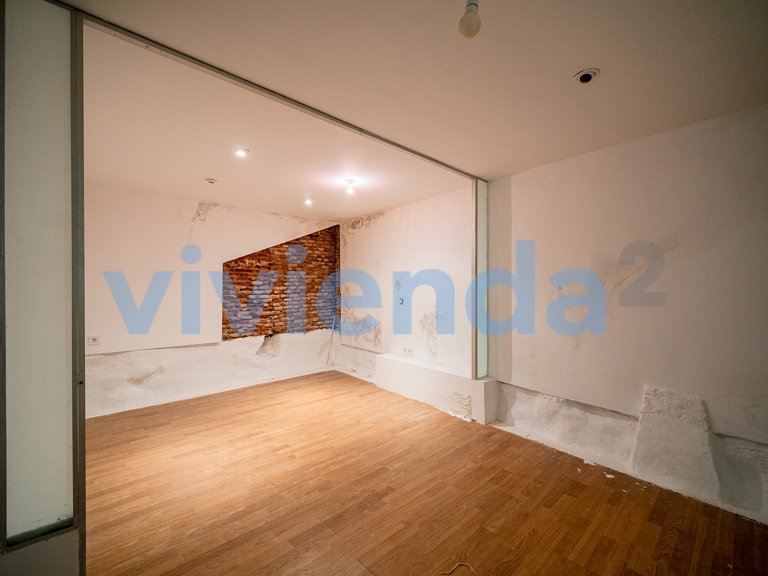 Commercial for Sale in Cortes, Madrid 13