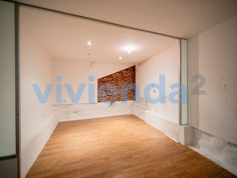 Commercial for Sale in Cortes, Madrid 12