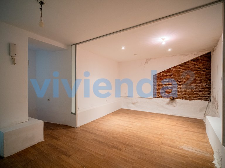 Commercial for Sale in Cortes, Madrid 16