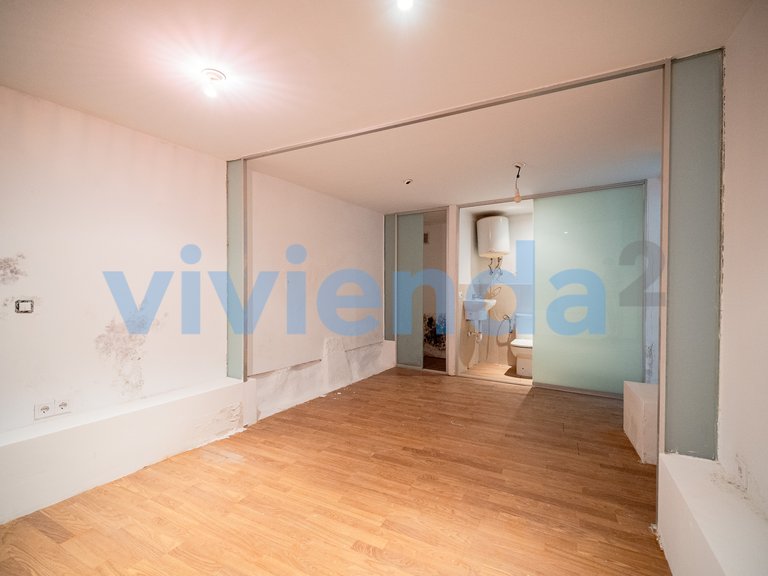 Commercial for Sale in Cortes, Madrid 14