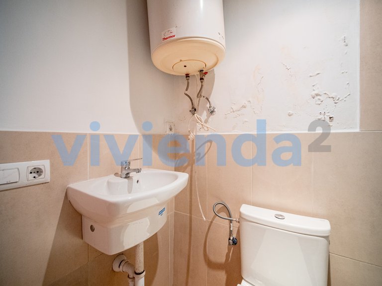 Commercial for Sale in Cortes, Madrid 21