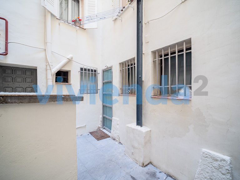 Commercial for Sale in Cortes, Madrid 5