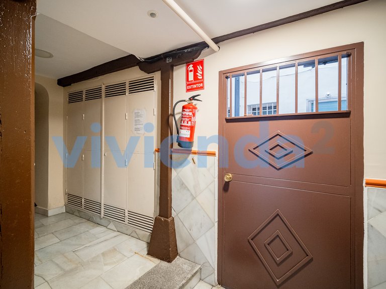 Commercial for Sale in Cortes, Madrid 26