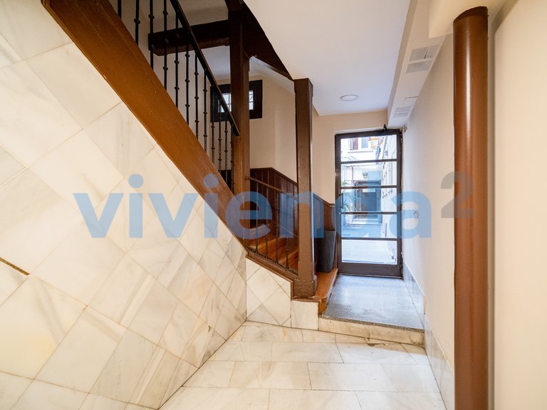 Commercial for Sale in Cortes, Madrid 22
