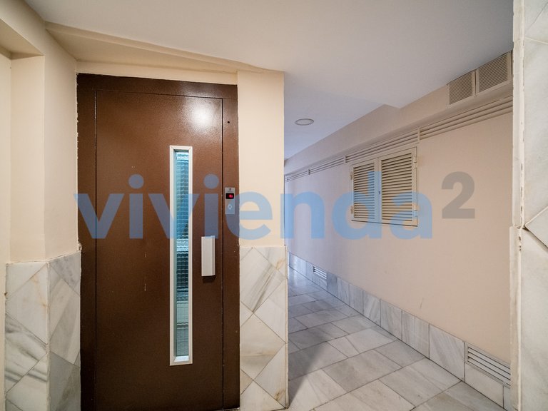 Commercial for Sale in Cortes, Madrid 24
