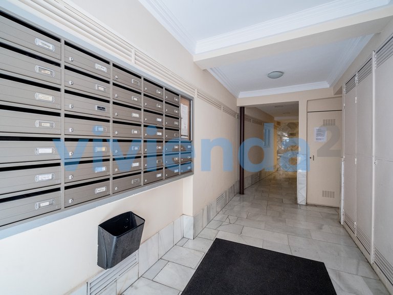 Commercial for Sale in Cortes, Madrid 2