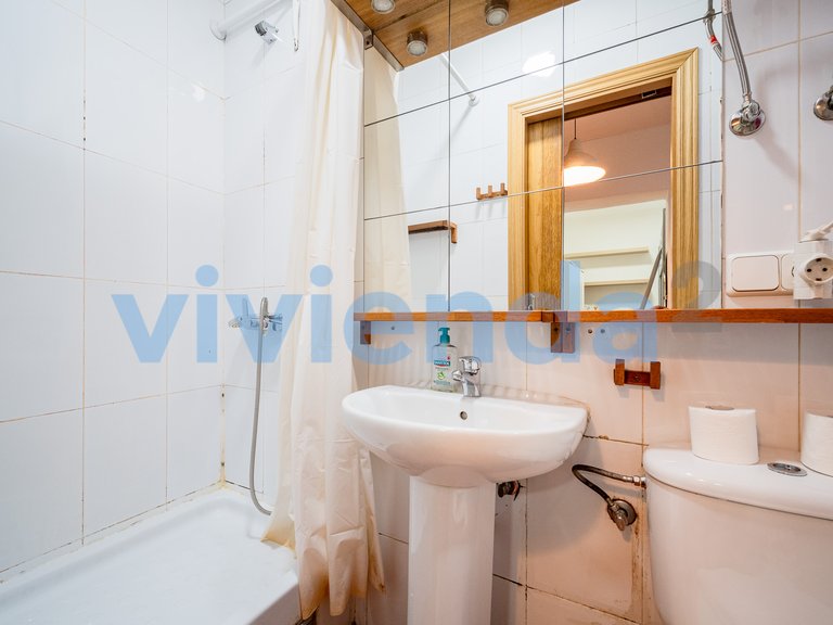 Apartment for Sale in Embajadores, Madrid 18