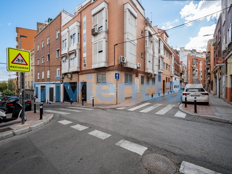 Apartment for Sale in Almendrales, Madrid 2