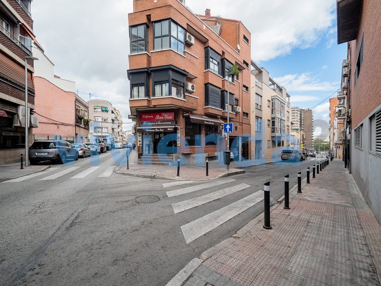 Apartment for Sale in Almendrales, Madrid 11