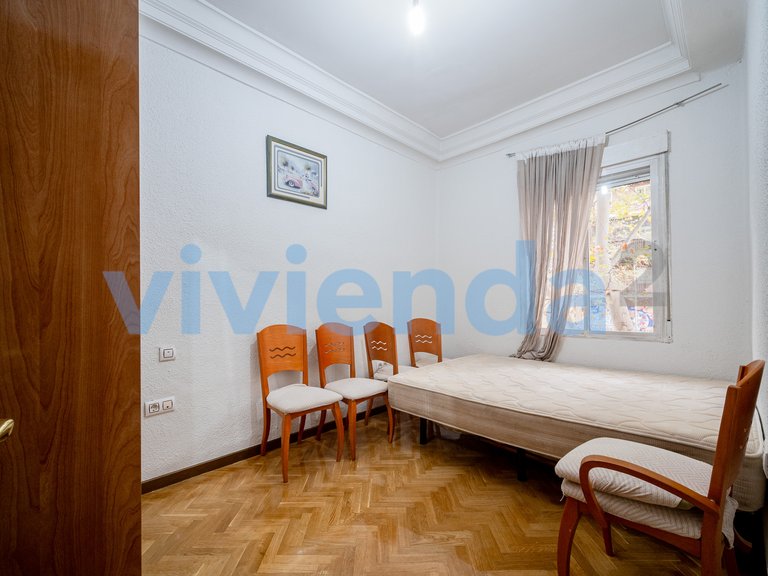 Apartment for Sale in Delicias, Madrid 5