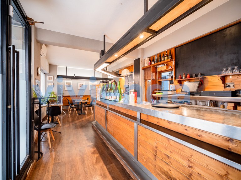 Commercial for Sale in Guindalera, Madrid 1