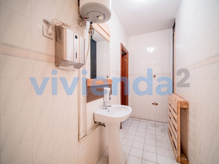 Commercial for Sale in Guindalera, Madrid 31