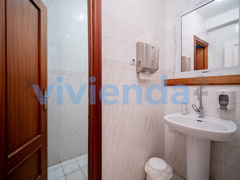 Commercial for Sale in Guindalera, Madrid 28
