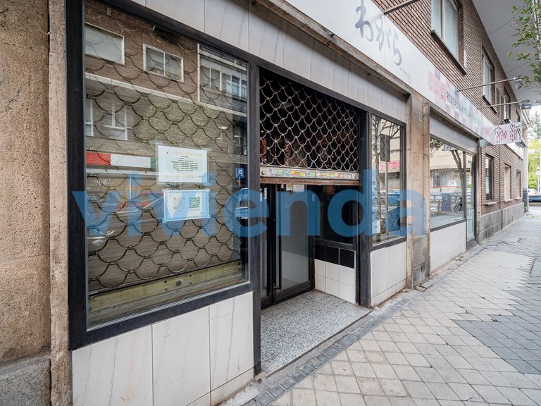 Commercial for Sale in Guindalera, Madrid 4