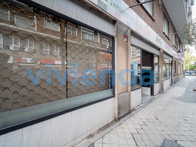 Commercial for Sale in Guindalera, Madrid 23