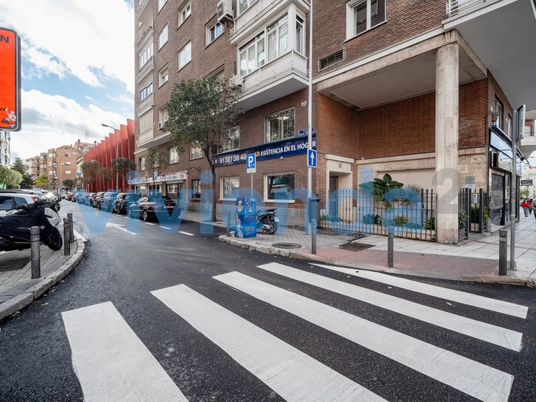 Commercial for Sale in Guindalera, Madrid 3