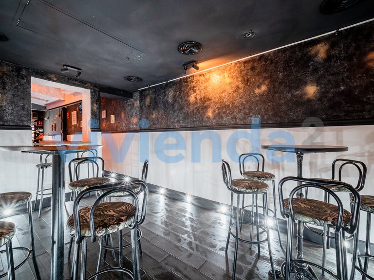 Commercial for Sale in Palacio, Madrid 19