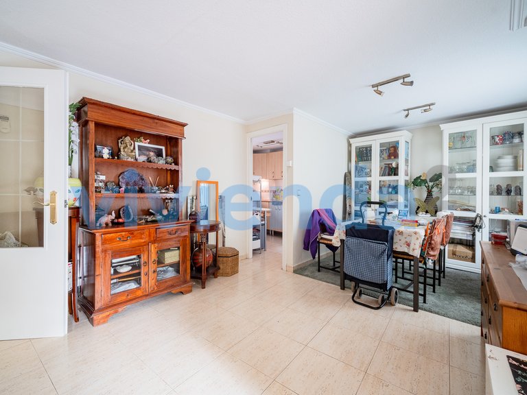 Apartment for Sale in Media Legua, Madrid 20