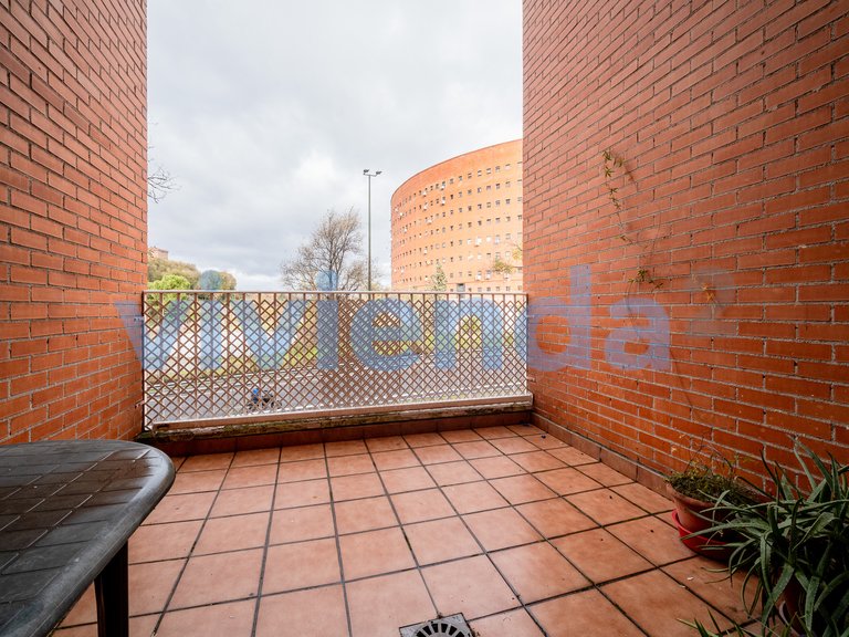 Apartment for Sale in Media Legua, Madrid 11