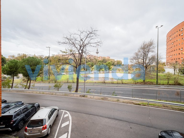 Apartment for Sale in Media Legua, Madrid 15