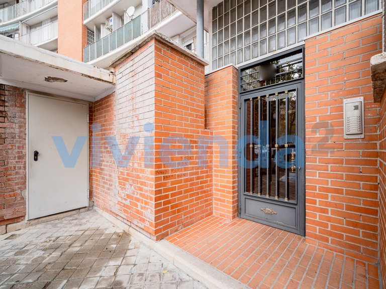 Apartment for Sale in Media Legua, Madrid 30