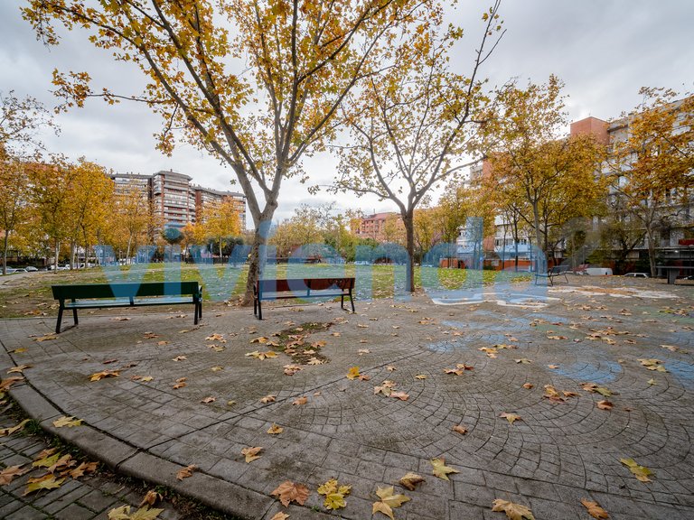 Apartment for Sale in Media Legua, Madrid 16