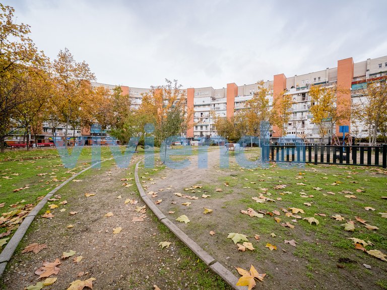 Apartment for Sale in Media Legua, Madrid 13