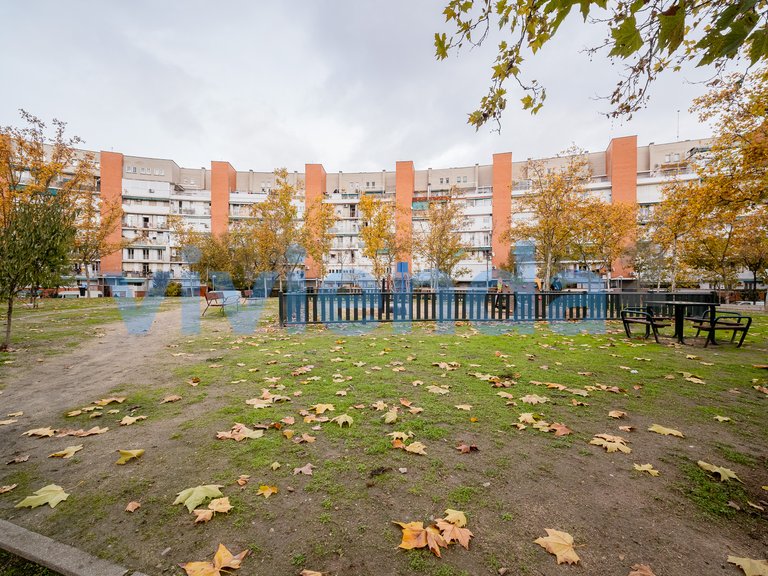 Apartment for Sale in Media Legua, Madrid 14