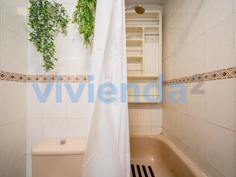 Apartment for Sale in Pueblo Nuevo, Madrid 24