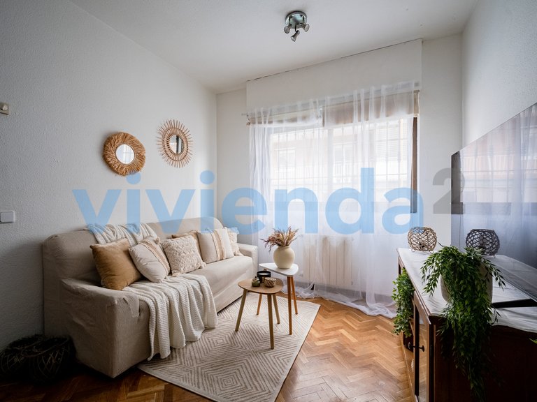 Apartment for Sale in Pueblo Nuevo, Madrid 11