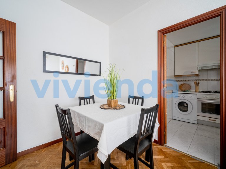 Apartment for Sale in Pueblo Nuevo, Madrid 17