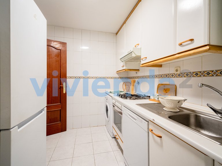 Apartment for Sale in Pueblo Nuevo, Madrid 19