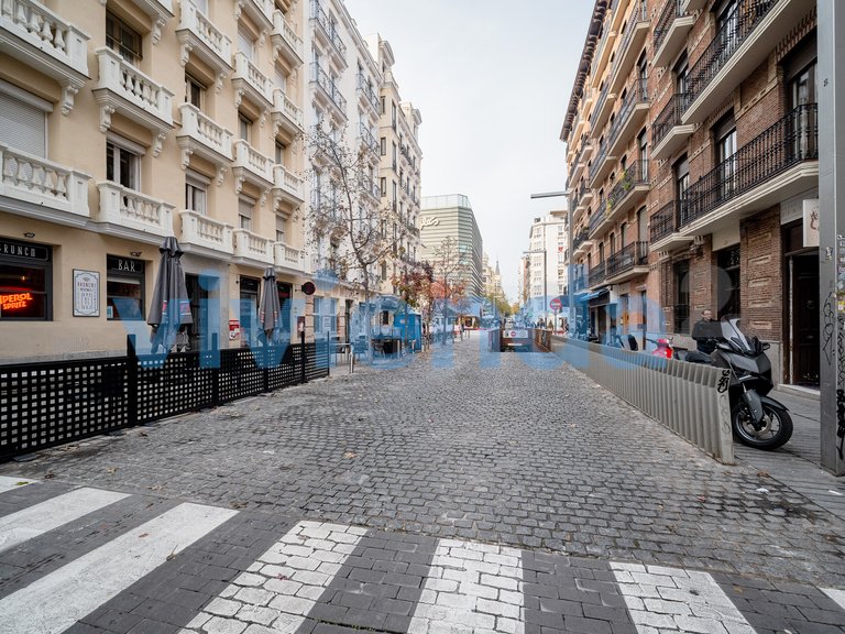 Apartment for Sale in Goya, Madrid 4