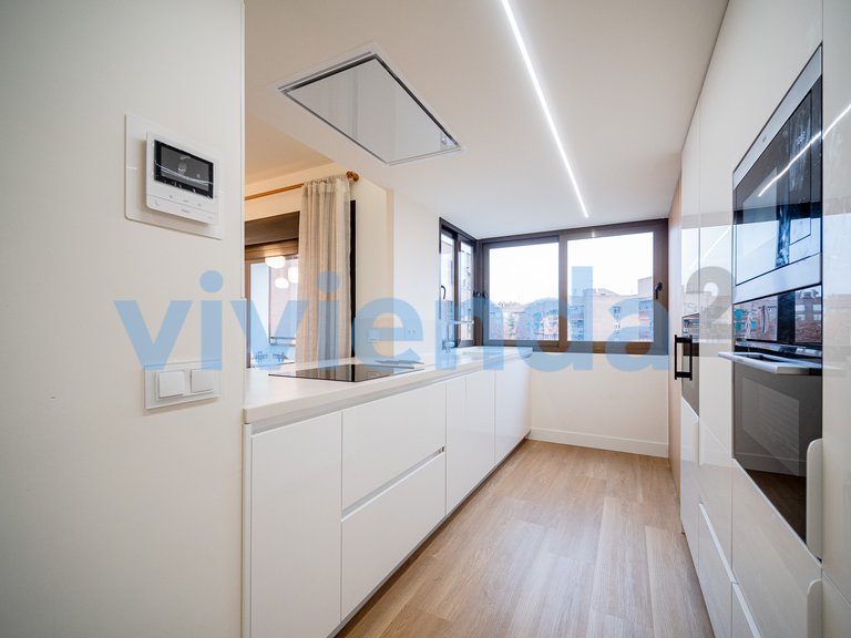 Apartment for Sale in Acacias, Madrid 5