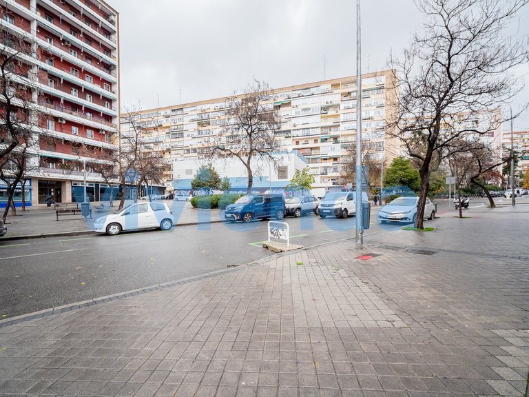 Garage for Sale in Concepción, Madrid 18