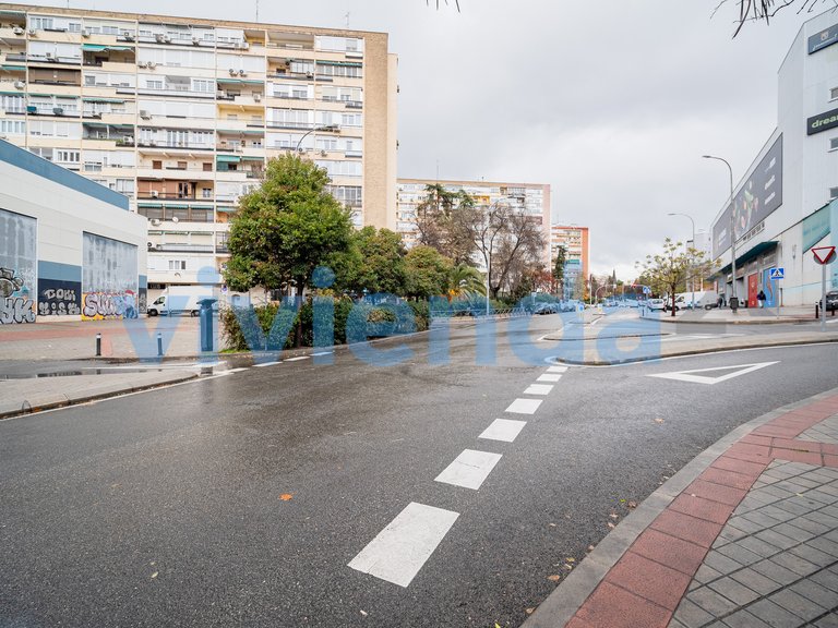 Garage for Sale in Concepción, Madrid 19