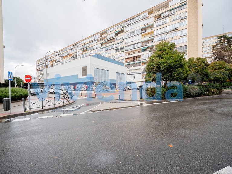 Garage for Sale in Concepción, Madrid 16