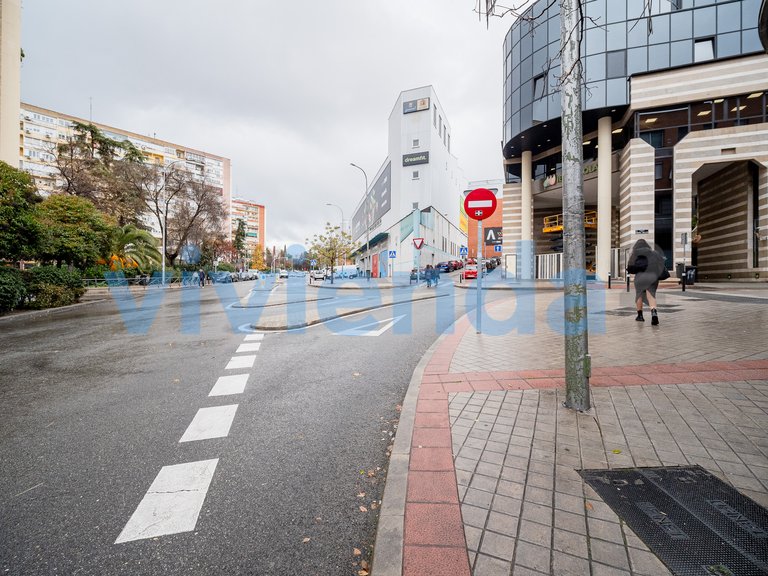 Garage for Sale in Concepción, Madrid 2
