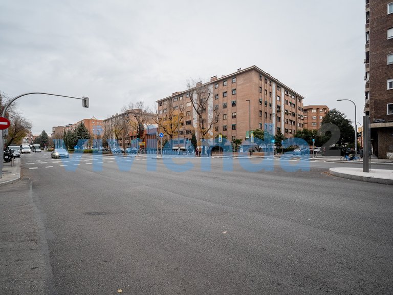 Apartment for Sale in Pacífico, Madrid 18