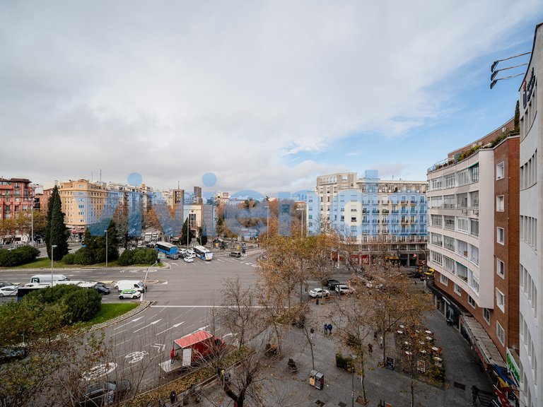 Apartment for Sale in Fuente del Berro, Madrid 17