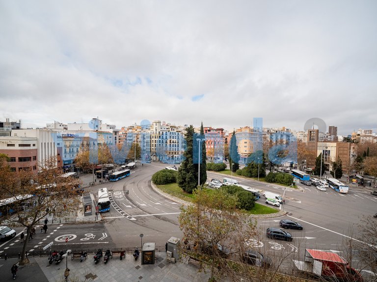 Apartment for Sale in Fuente del Berro, Madrid 18
